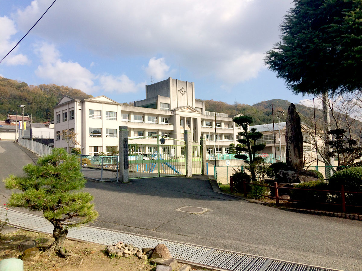 荘野小学校