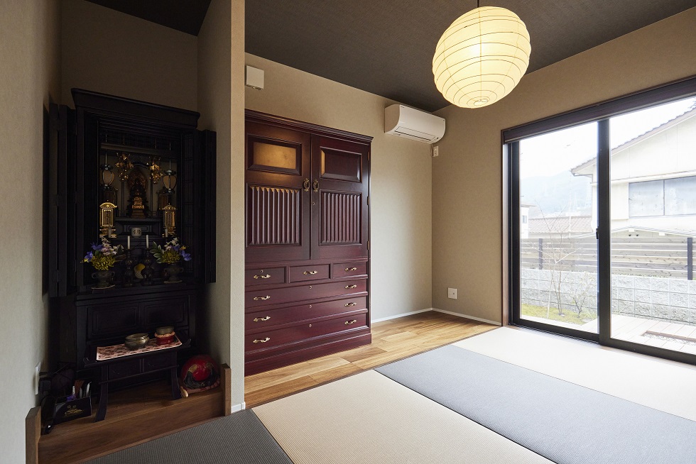 現代風のモダンな和室。畳はご家族がこだわって選んでいただいたオシャレなカラーです。