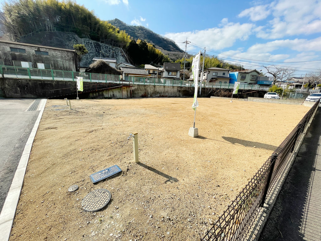 現状更地！ご購入後すぐに建築でき解体の費用もかかりません