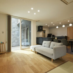 窓景とともに暮らす、ナチュラルモダンなLDK