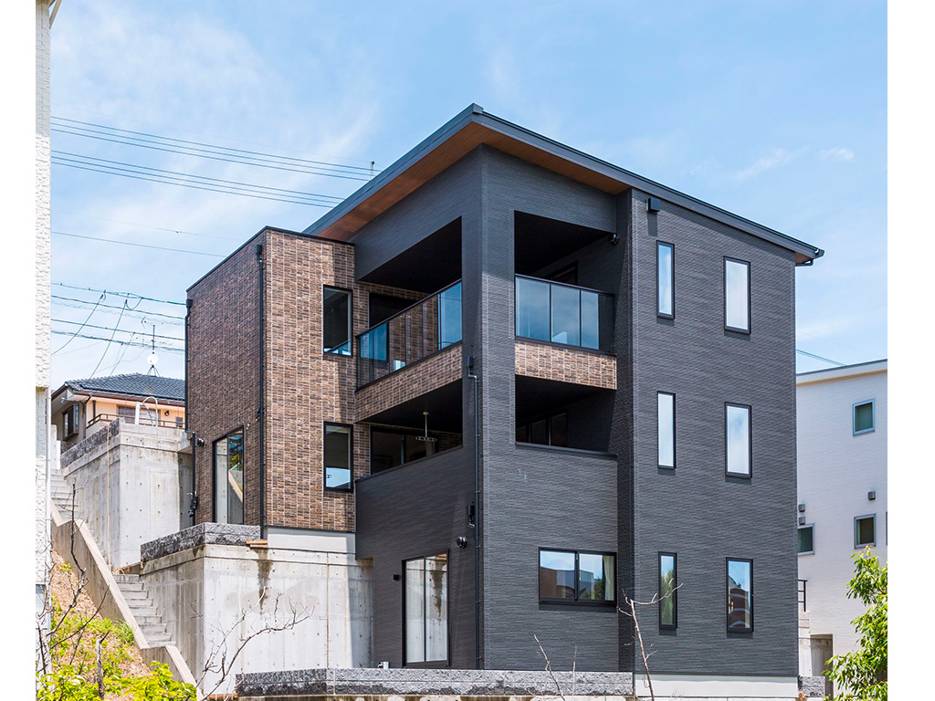 「眺望を楽しむ3階建ての家」外観