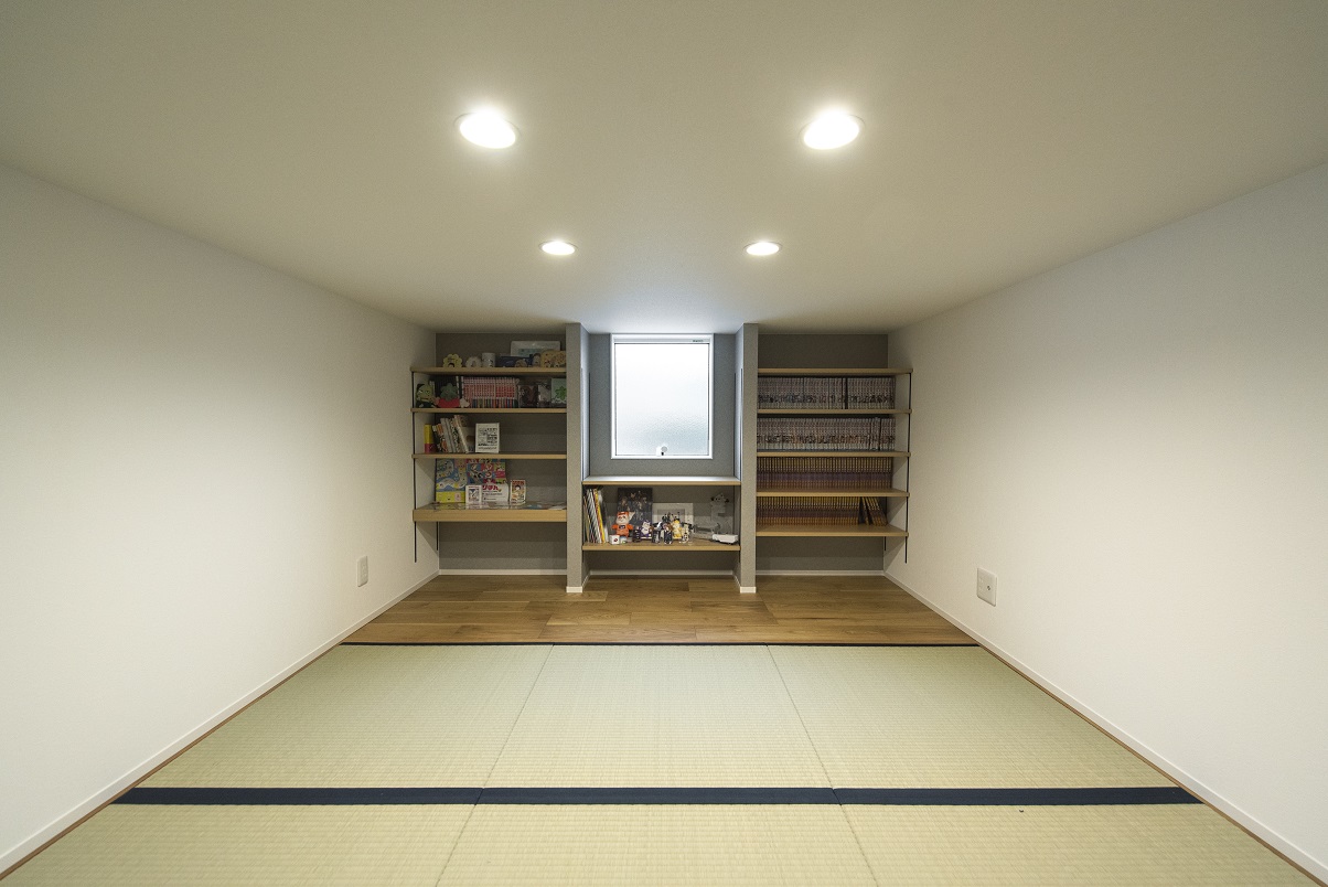 Point 03/屋根裏の趣味室