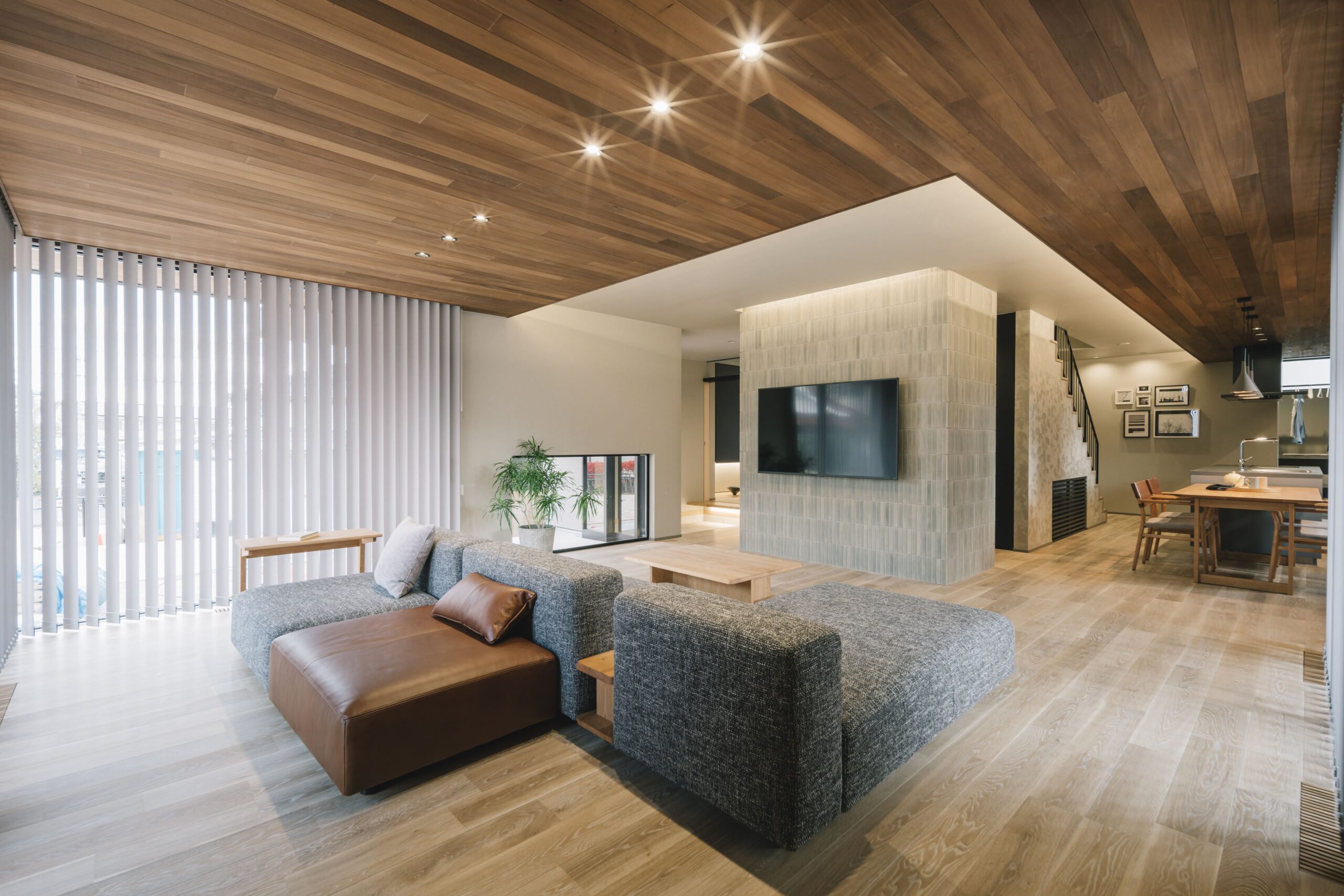 【1Floor】