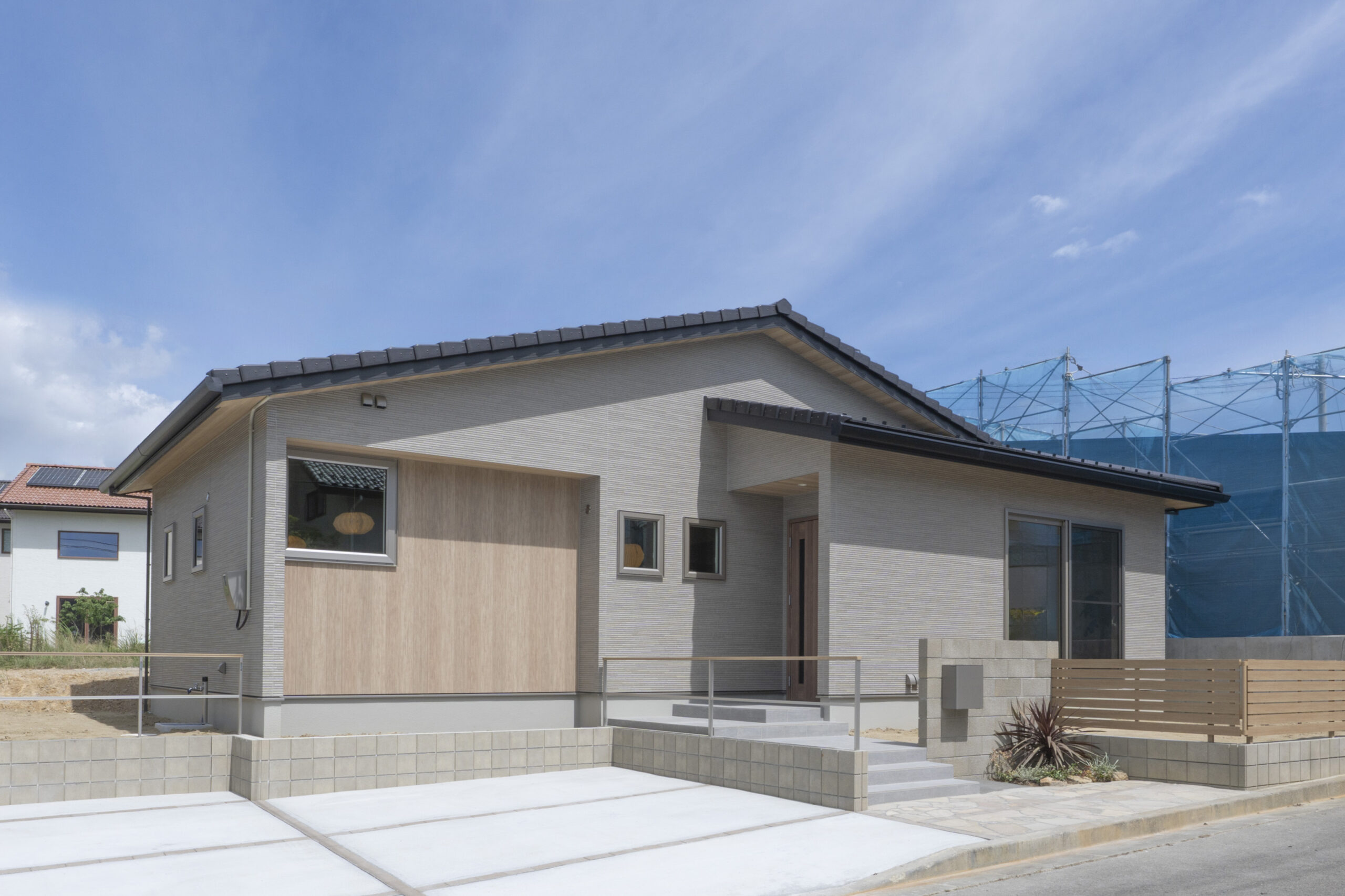 勾配天井のある和モダンな平屋